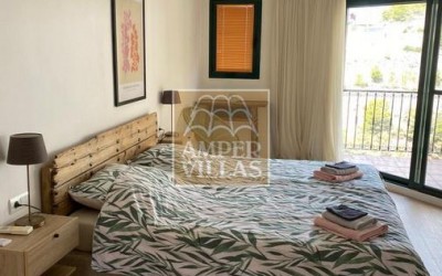 Beautiful and spacious duplex apartment with panoramic views.